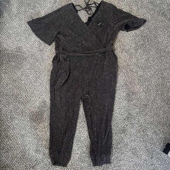 Torrid Black And Gold Cropped Pants Stretch Jumpsuit With Waist Belt. Size 1 NWT - Picture 2 of 8